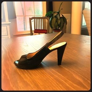 Anne Klein open toed tri-colored heel